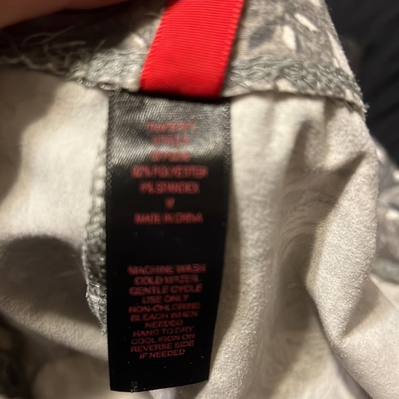 Hot Kiss gray/white floral bell bottom leggings - Picture 8 of 8